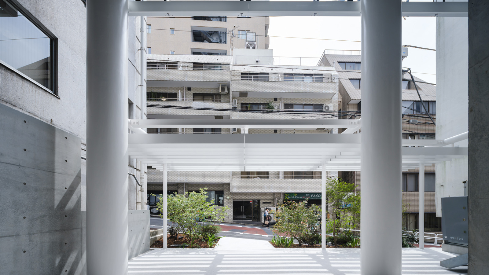 NEWS X平河町 エントランス