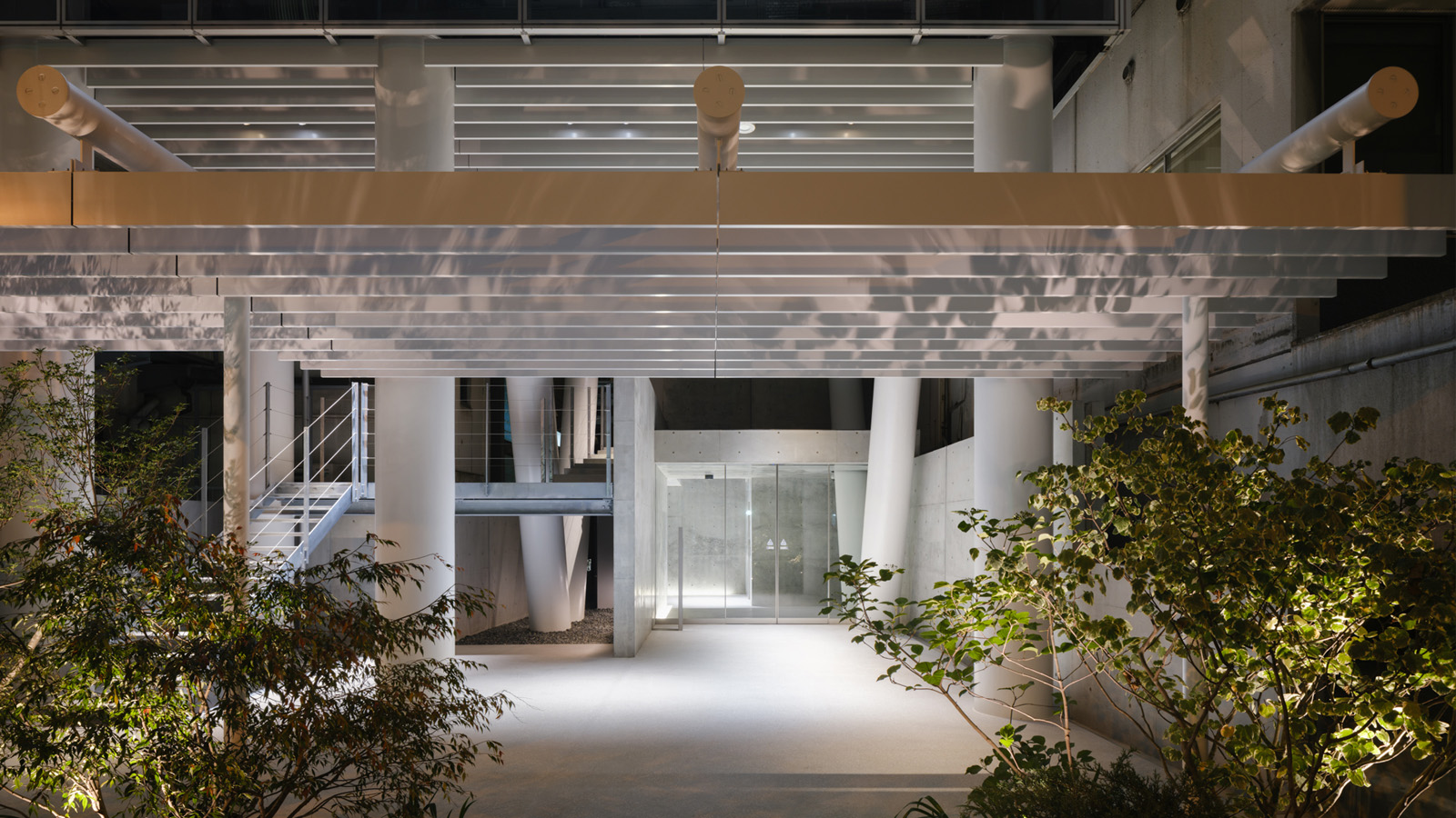 NEWS X平河町 エントランス