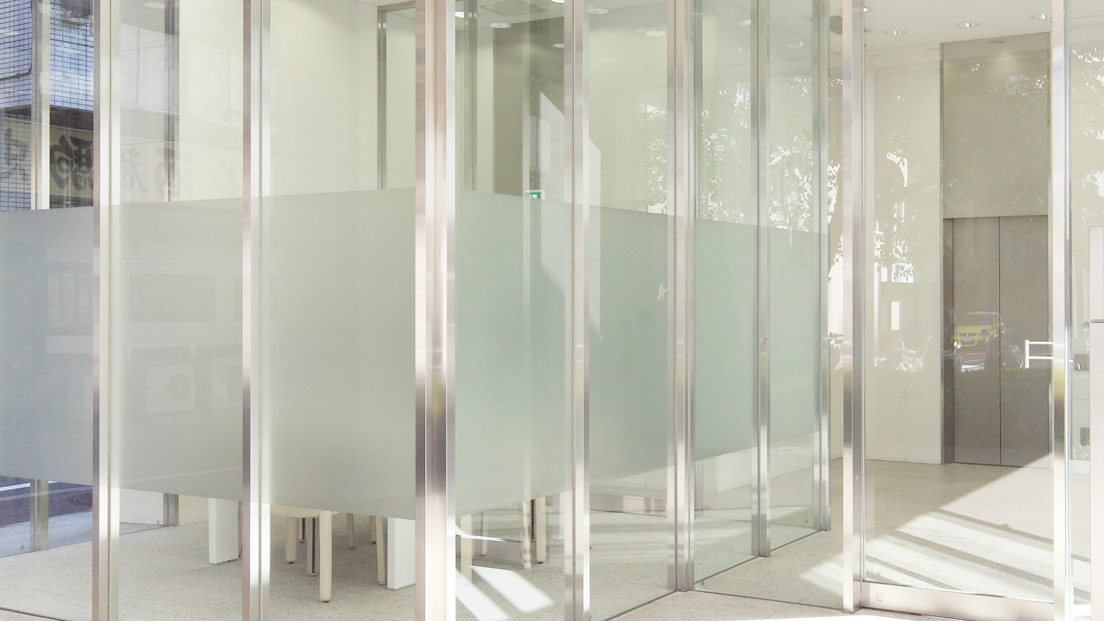 NEWS 京橋 エントランス