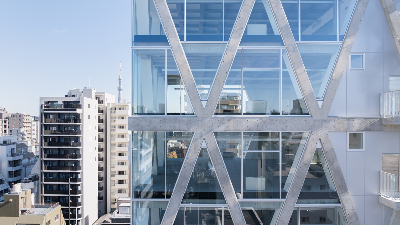 NEWS X御徒町 外観