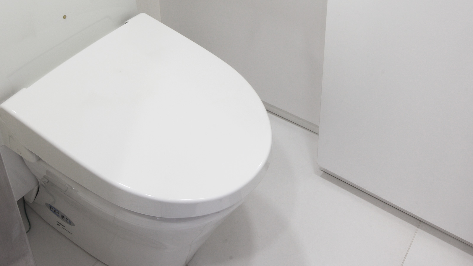 NEWS 築地 トイレ